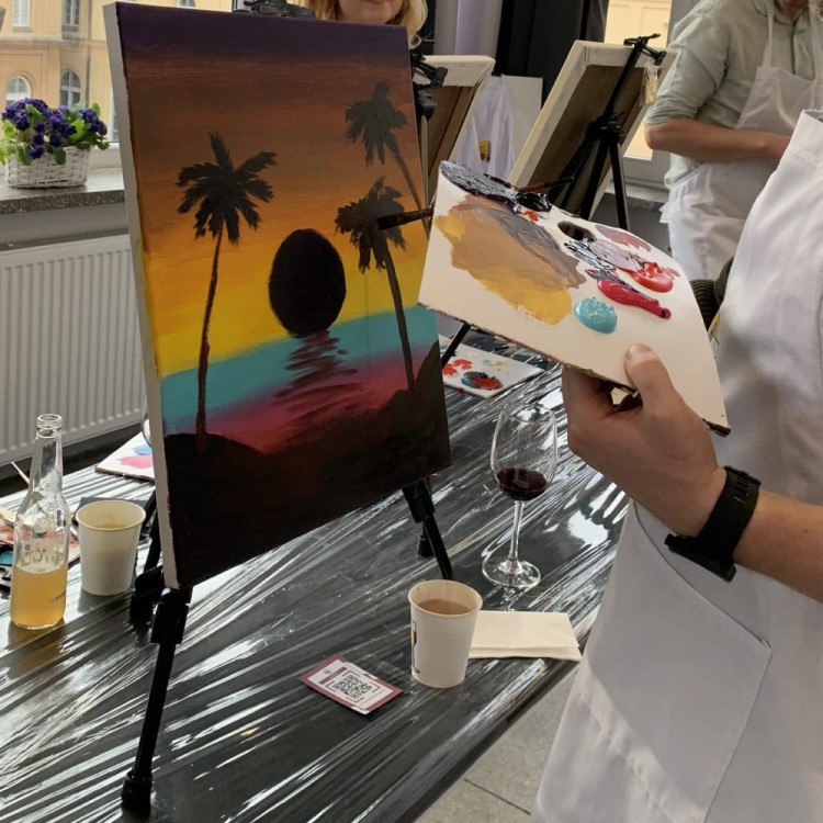 Art &amp; Wine Friends Malowanie przy winie wyjście z przyjaciółmi super udana randka Warszawa.JPG