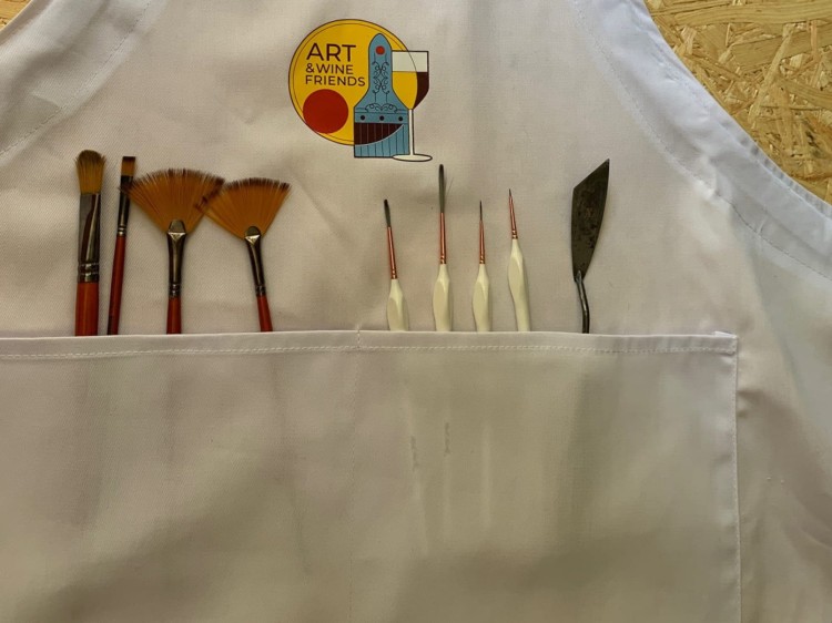 ART-and-Wine-Friends-fartuszek-do-malowania5.jpg
